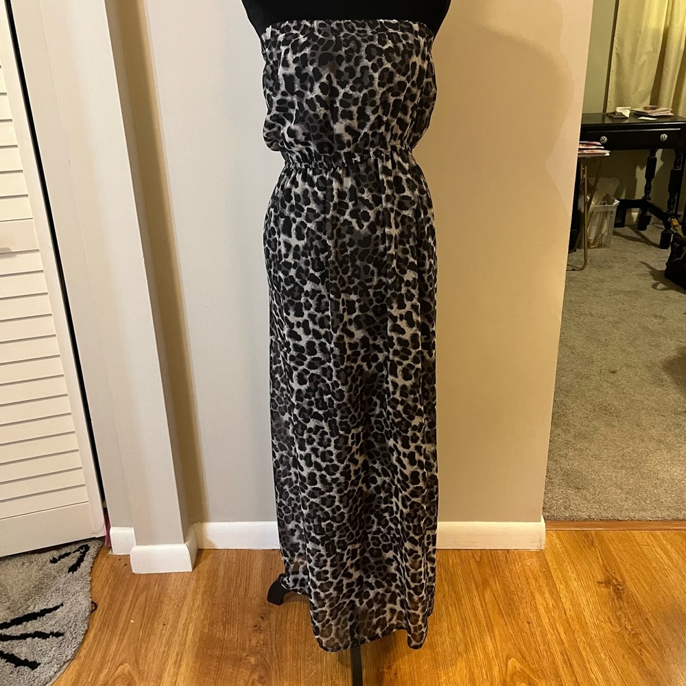 Forever 21 Maxi Animal Print Dress Size Small
